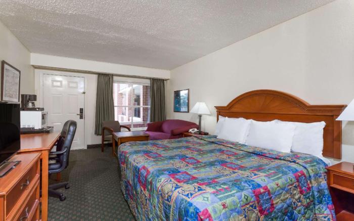 Days Inn by Wyndham Petersburg/South Fort Lee