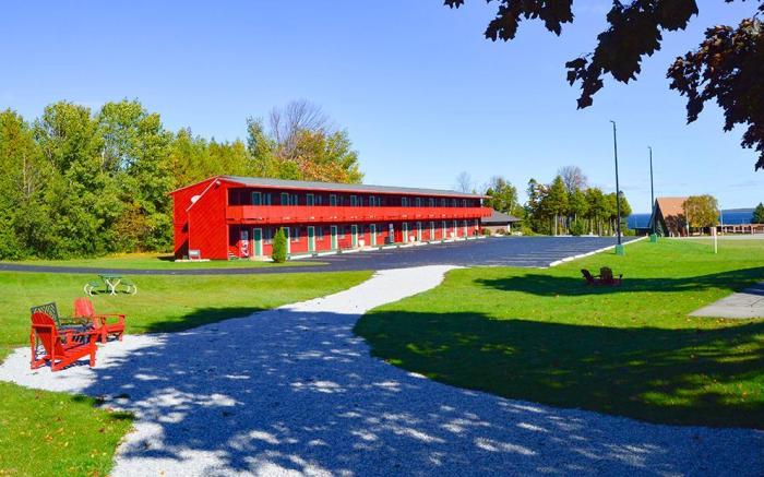 Cedar Hill Lodge