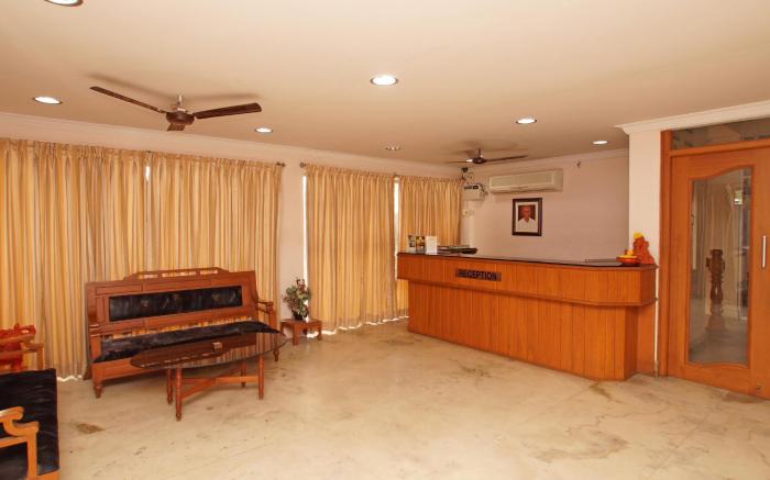 Lloyds Guest House - US Consulate Royapettah