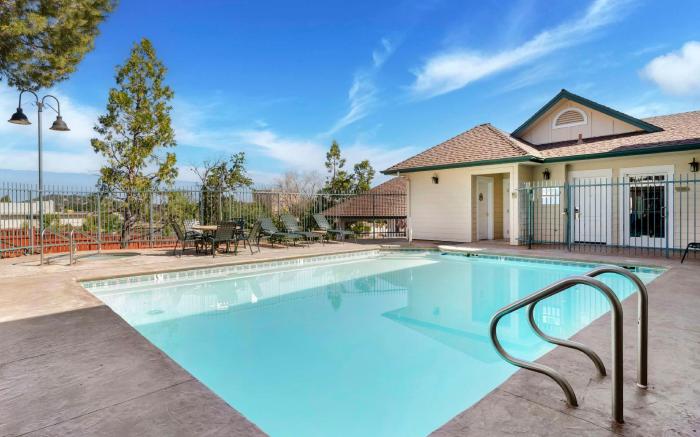 Best Western Cedar Inn and Suites