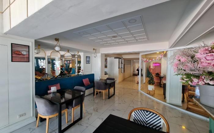 Opal House Hotel & Restaurant