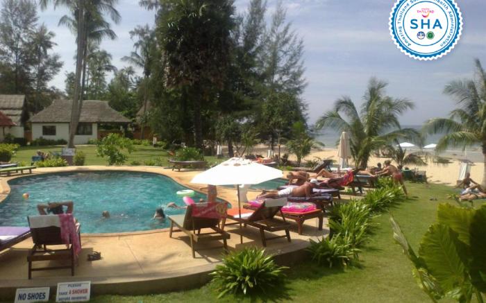 Gooddays Lanta Beach Resort