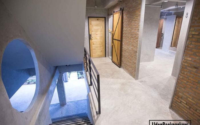 UdonBackpackers Beds and cafe