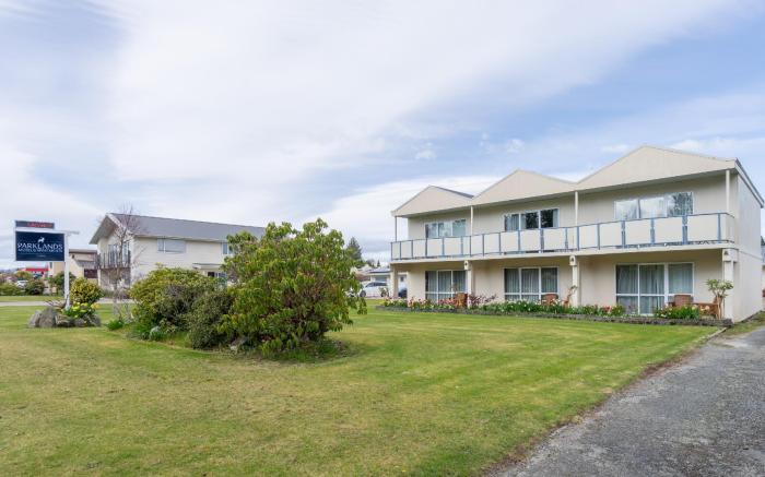 Parklands Motel & Apartments Te Anau