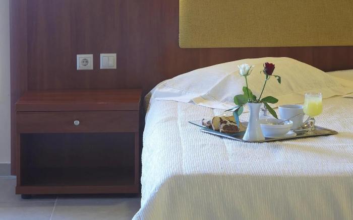 PARNIS PALACE HOTEL SUITES