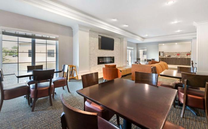 Best Western Plus Appleton Airport/Mall Hotel