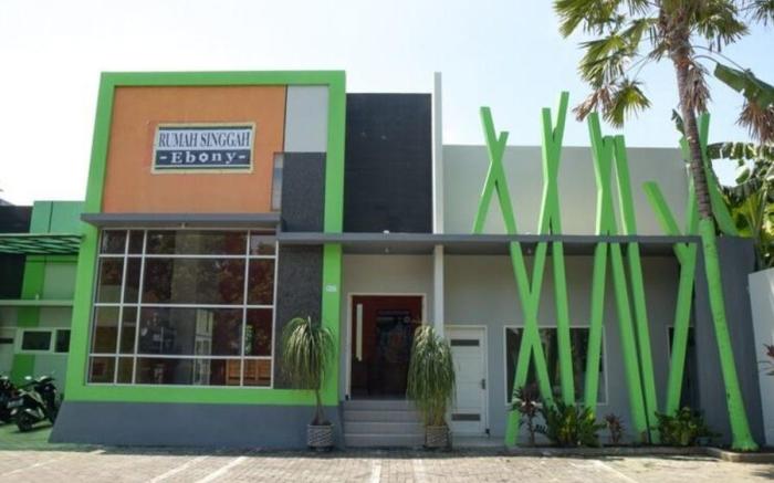 RedDoorz Syariah near Balai Kota Probolinggo 2