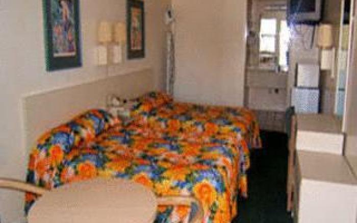 Summer Breeze Motel