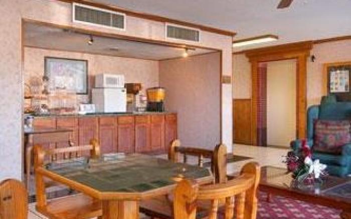 Downtown Inn & Studio Suites