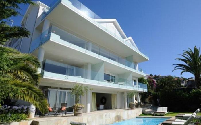 The Clarendon Bantry Bay Hotel