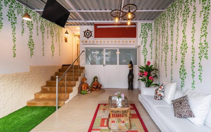 Vintage Styled triplex - 3 Bedroom 