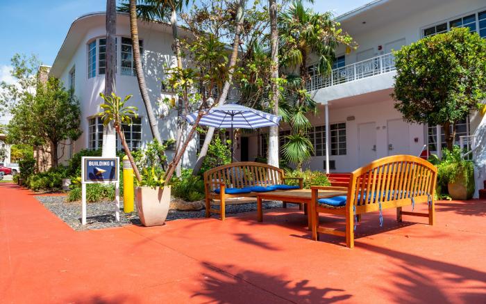 Tradewinds Apartment and Hotel
