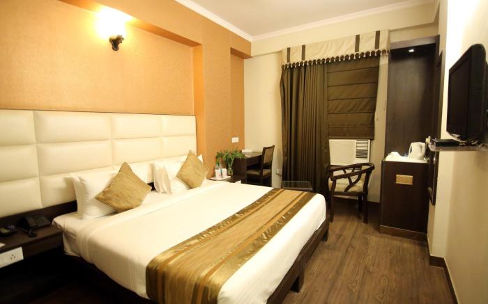 Hotel Rousha Inn