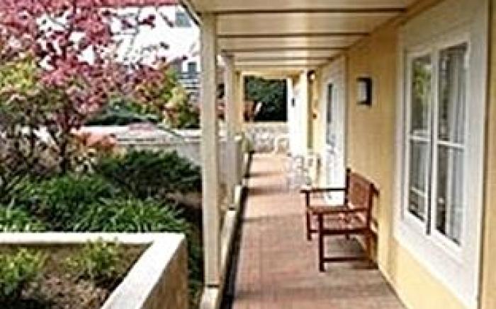 Birchwood Manor Motel
