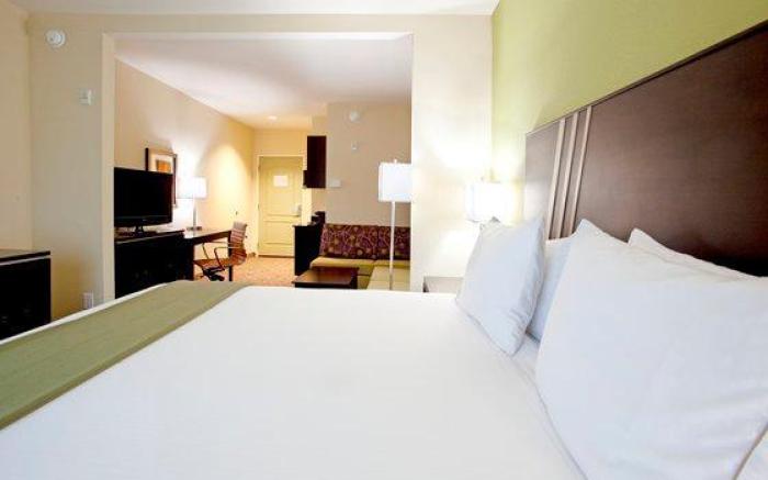 Holiday Inn Express Hotel & Suites Clemson - University Area By IHG