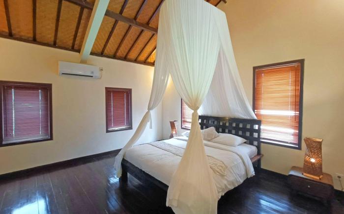 Villa Sayang Taman 9A-a short walk to beach