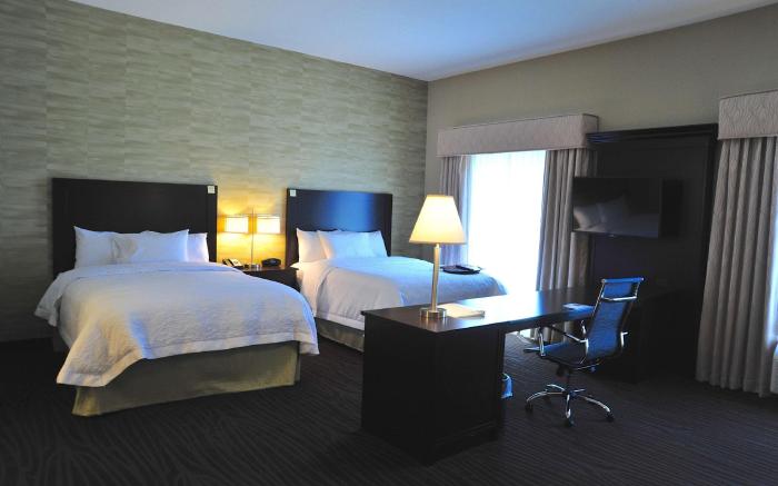 Hampton Inn & Suites Robbinsville