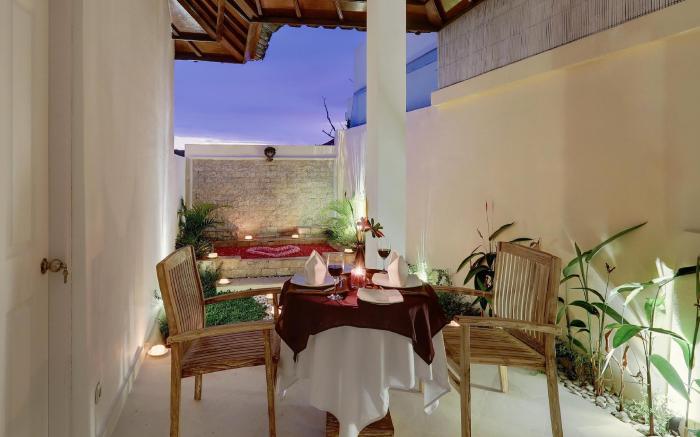 Nipuri Hotel & Villa