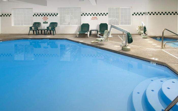 Holiday Inn Express and Suites Lincoln City By IHG