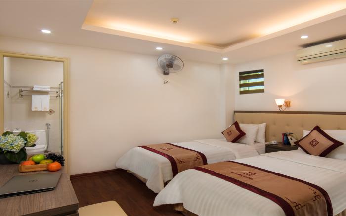 Van Mieu Hotel