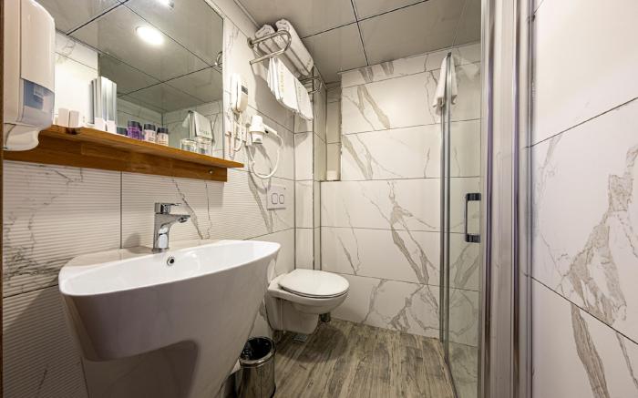 Madeen City Hotel