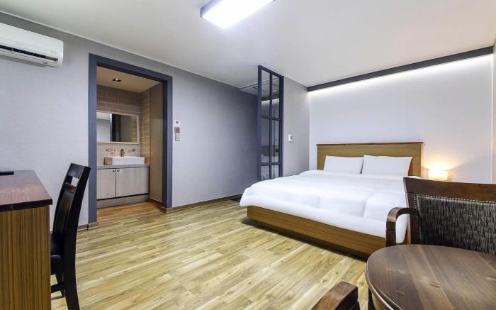 The Hotel Business