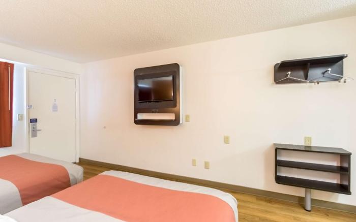 Motel 6 Crawfordsville, IN
