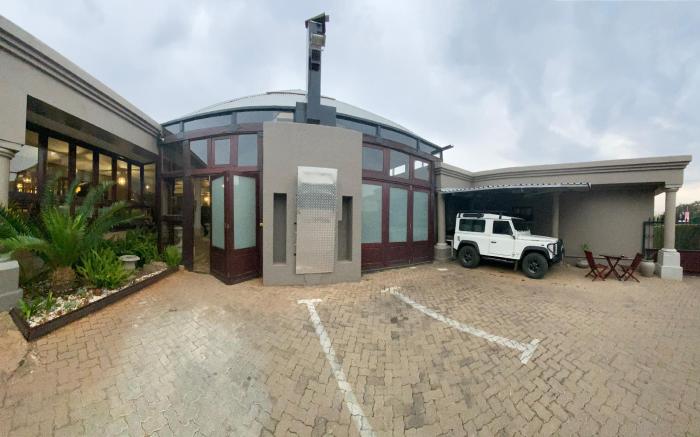 Spacube Luxury Suites and Spa