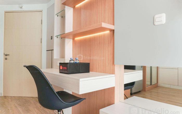 Modern Studio with City View Amethyst By Travelio