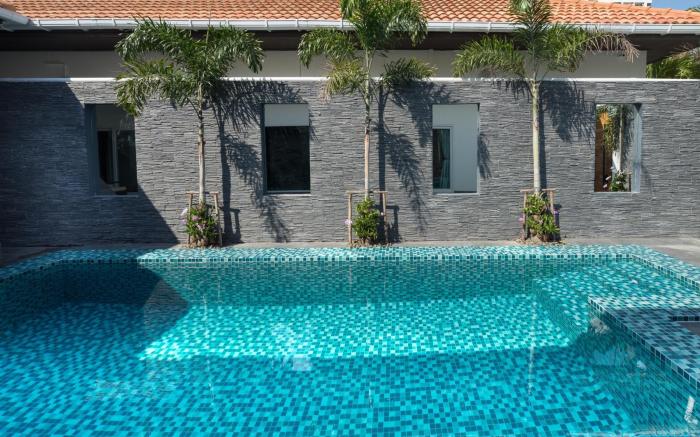 majestic Residence pool villa by korawan