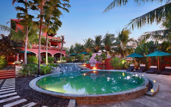 Pinkcoco Uluwatu - Constant Surprises - for Cool Adults Only