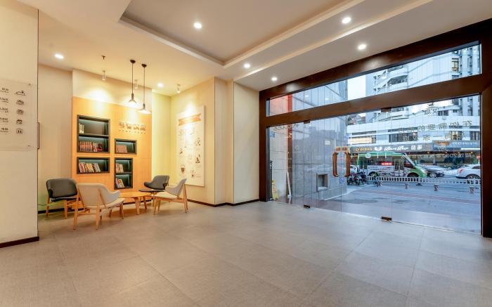 Hanting Hotel Zhangzhou Longjiang Building