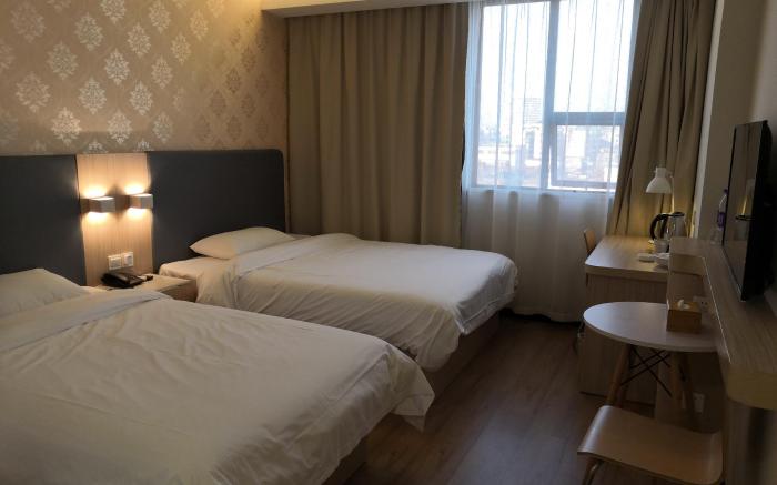 Hanting Hotel Shanwei Lufeng Renmin Bridge