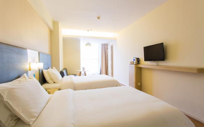 Hanting Hotel Xi'an Xijing Hospital Tonghuamen Metro Station
