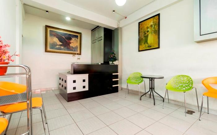RedDoorz near Gajah Mada Plaza 2