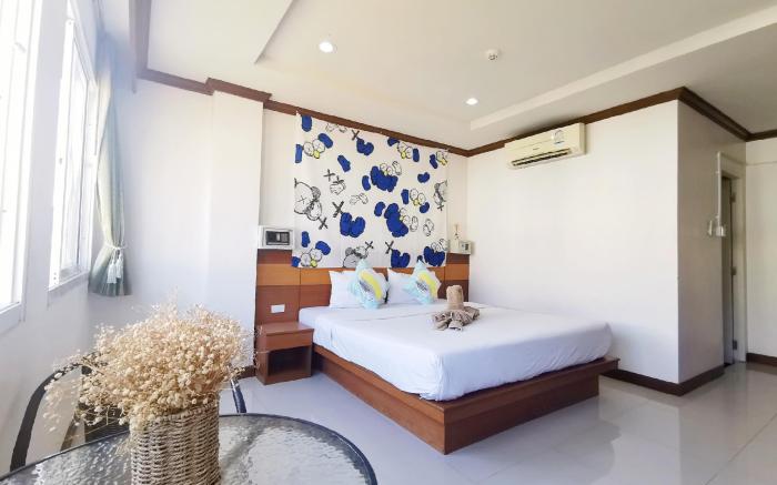 Lanting House / King Bed Room / 2 person/ Window2