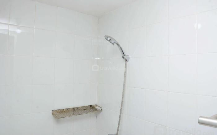 Cozy Stay 2BR Bassura City near Mall By Travelio