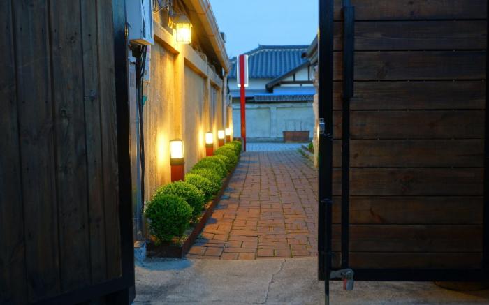 Jeonju Dwaejikkum Hanok