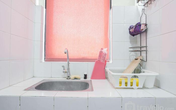 Comfortable Studio Room Kebagusan City By Travelio