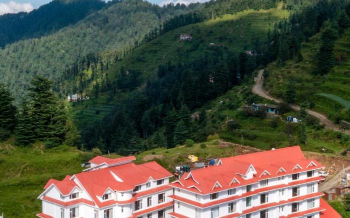 The Twin Towers Hotel New Kufri