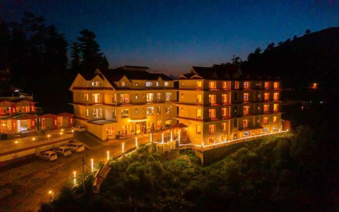 The Twin Towers Hotel New Kufri