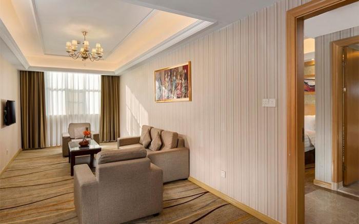 Vienna Hotel Meizhou Jiangnan