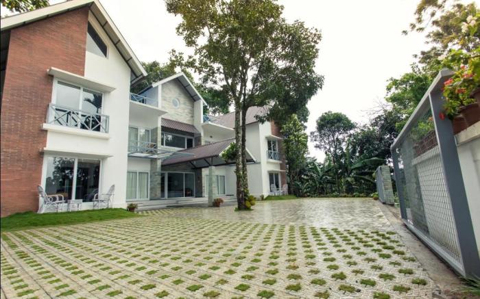 CRAYONS Guest House