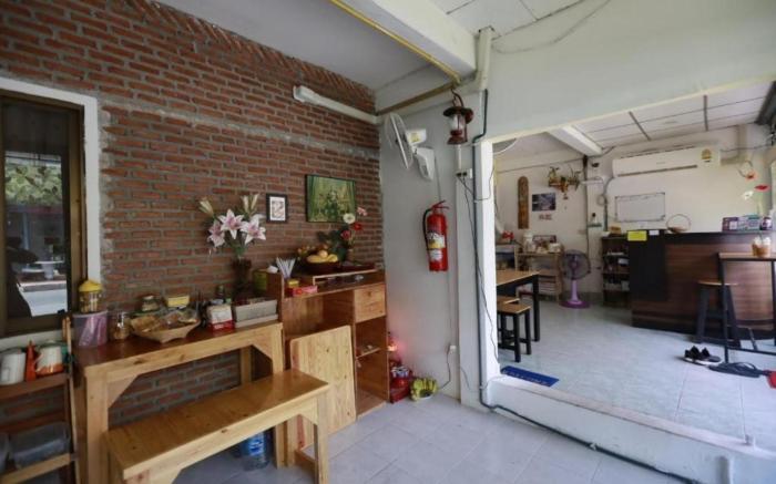 Banana hostel (Don Muang)