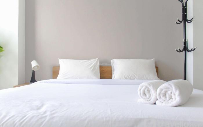 Cozy Living Studio Urbantown Serpong By Travelio