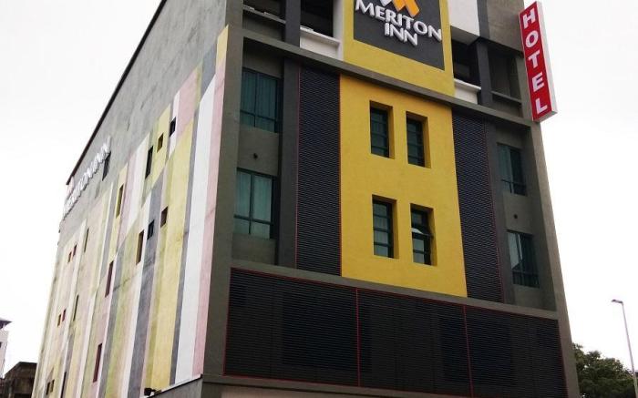Meriton Inn Hotel