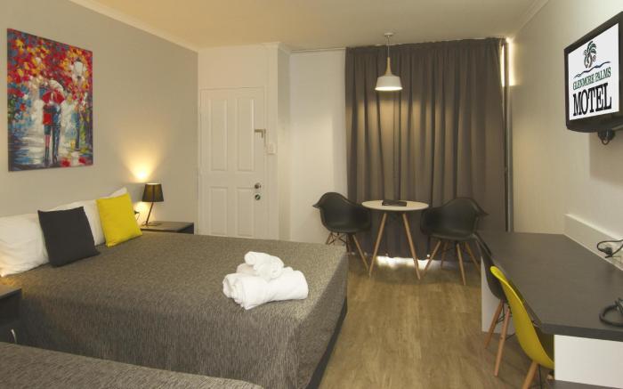 Glenmore Palms Motel