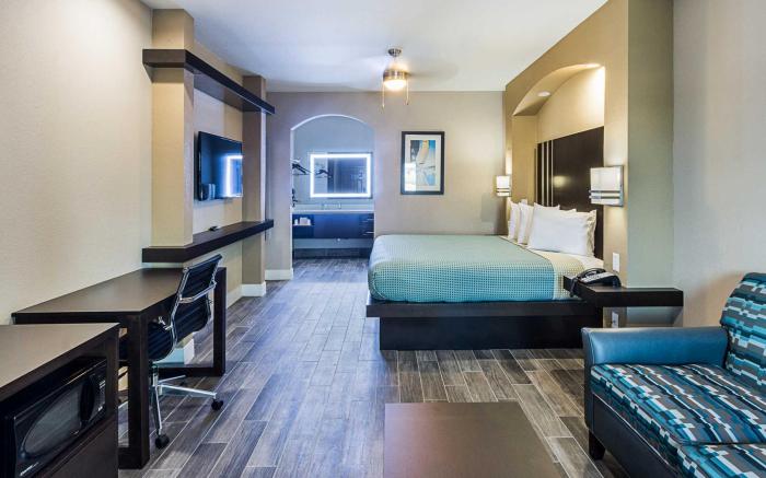 Econo Lodge Inn & Suites Houston NW-Cy-Fair