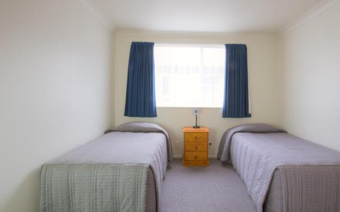 AAA Thames Court Motel