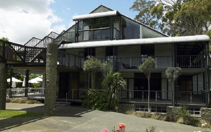 The Narrows Landing Hotel